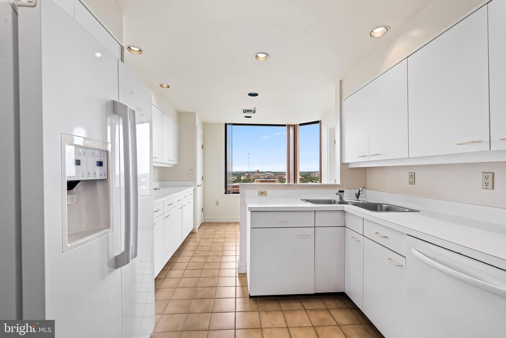 3704 N CHARLES STREET 1403