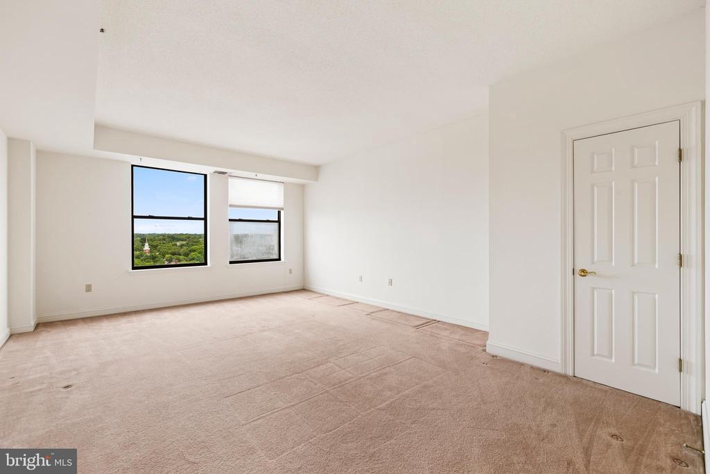 3704 N CHARLES STREET 1403