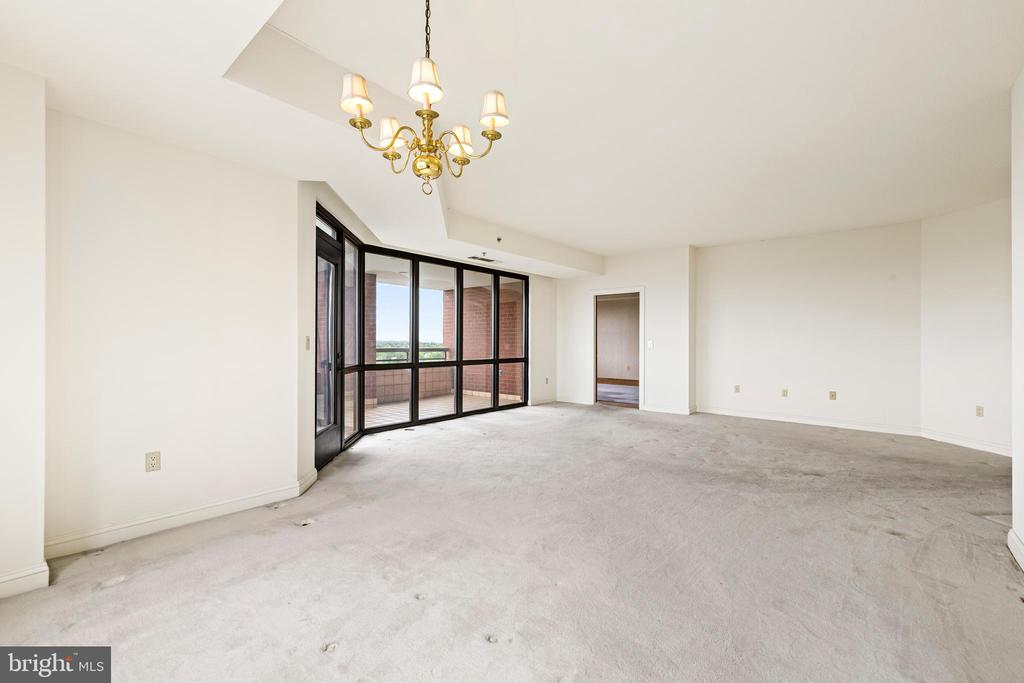 3704 N CHARLES STREET 1403