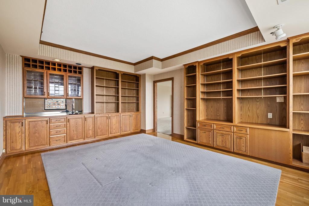 3704 N CHARLES STREET 1403