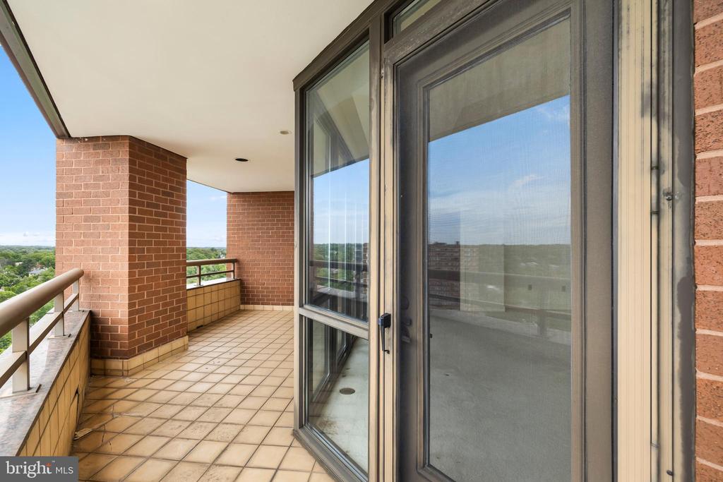 3704 N CHARLES STREET 1403