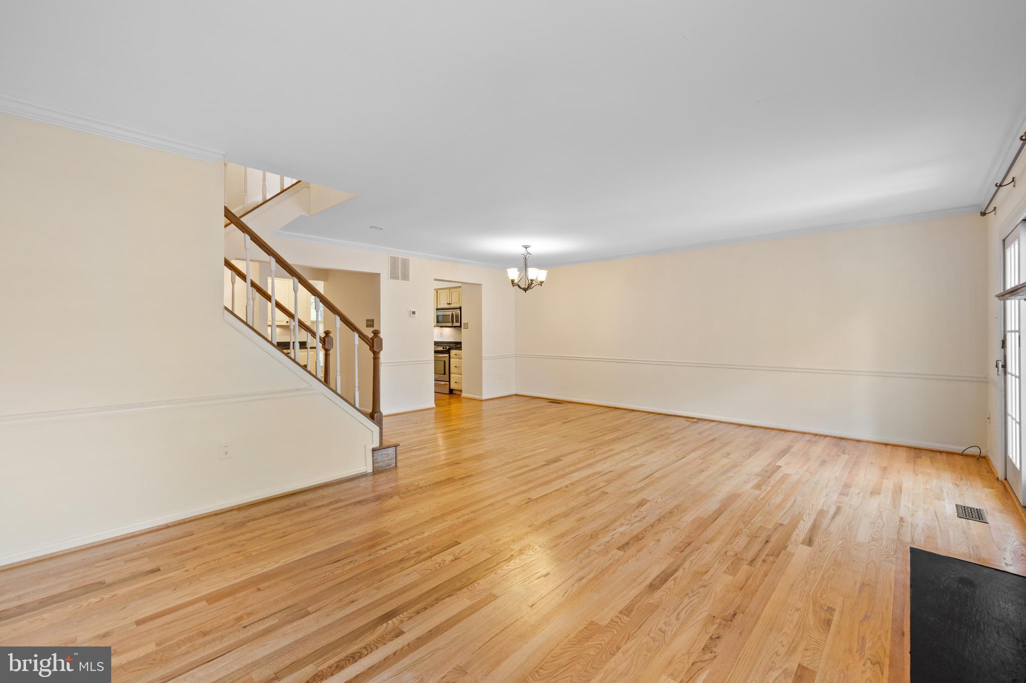 8548 London Bridge Way