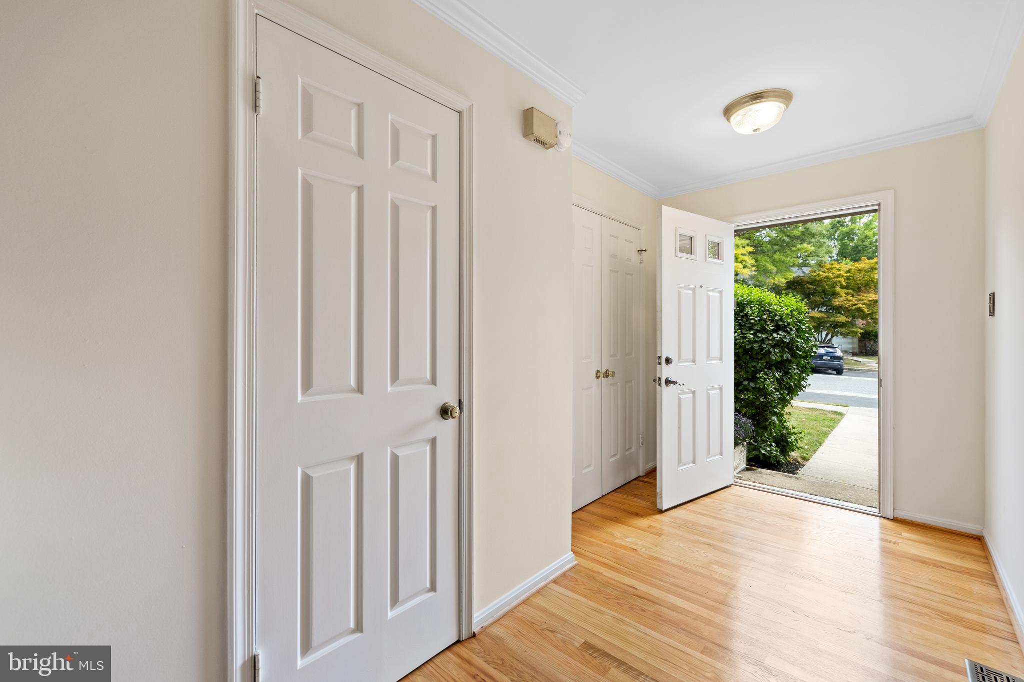 8548 London Bridge Way