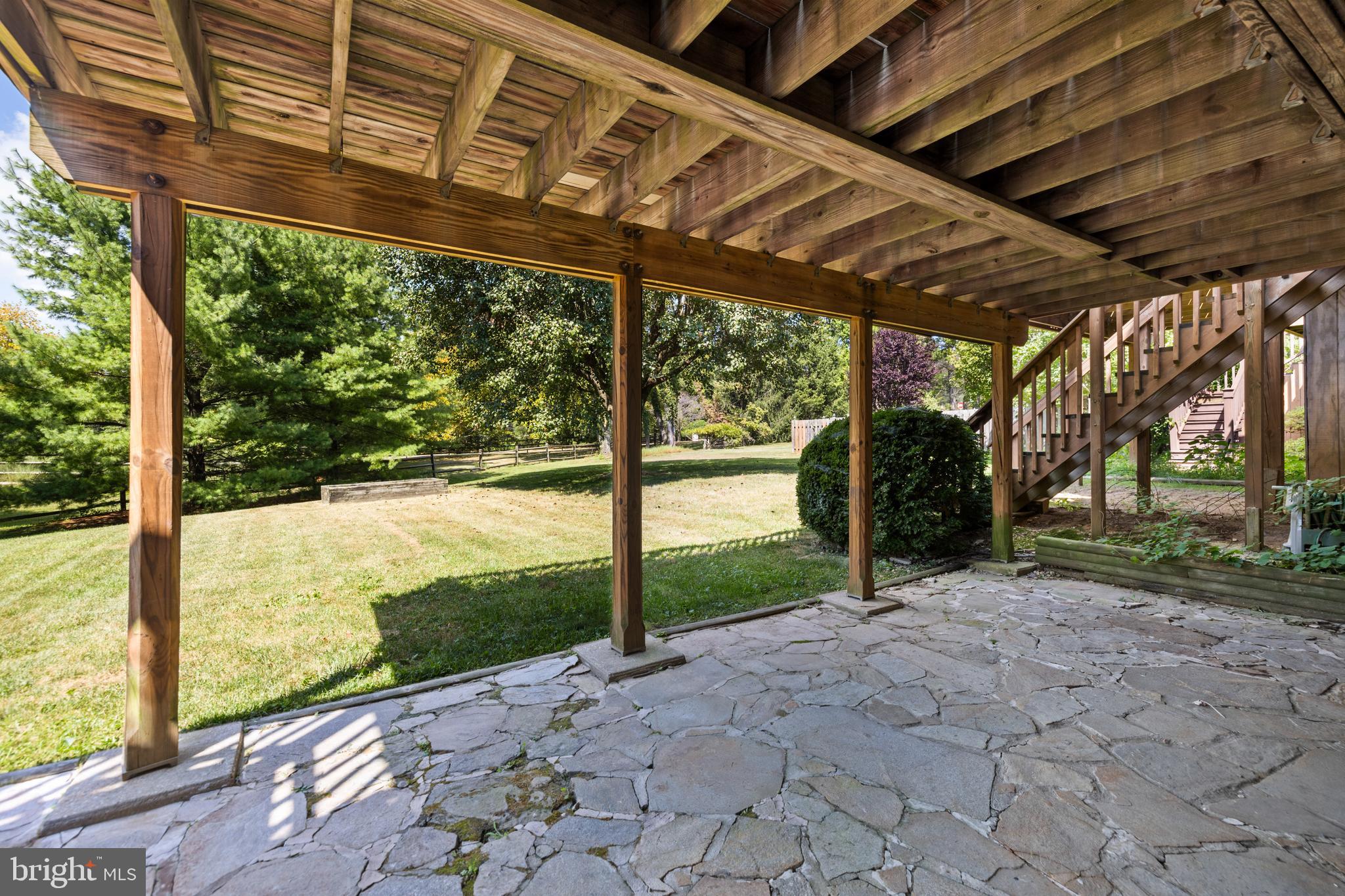 8548 London Bridge Way