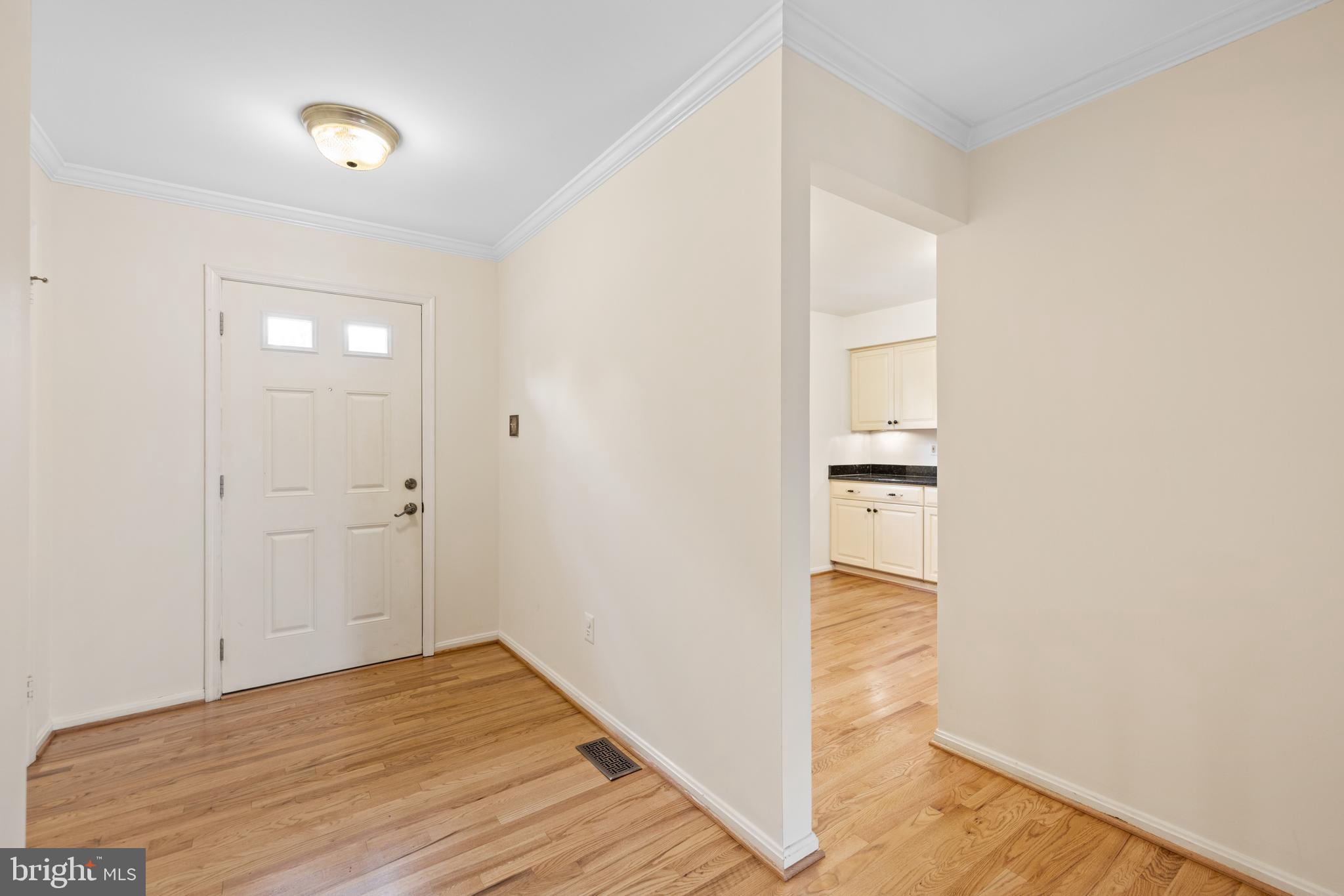 8548 London Bridge Way