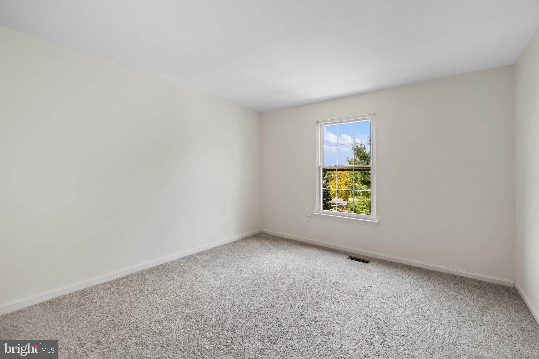 8548 London Bridge Way