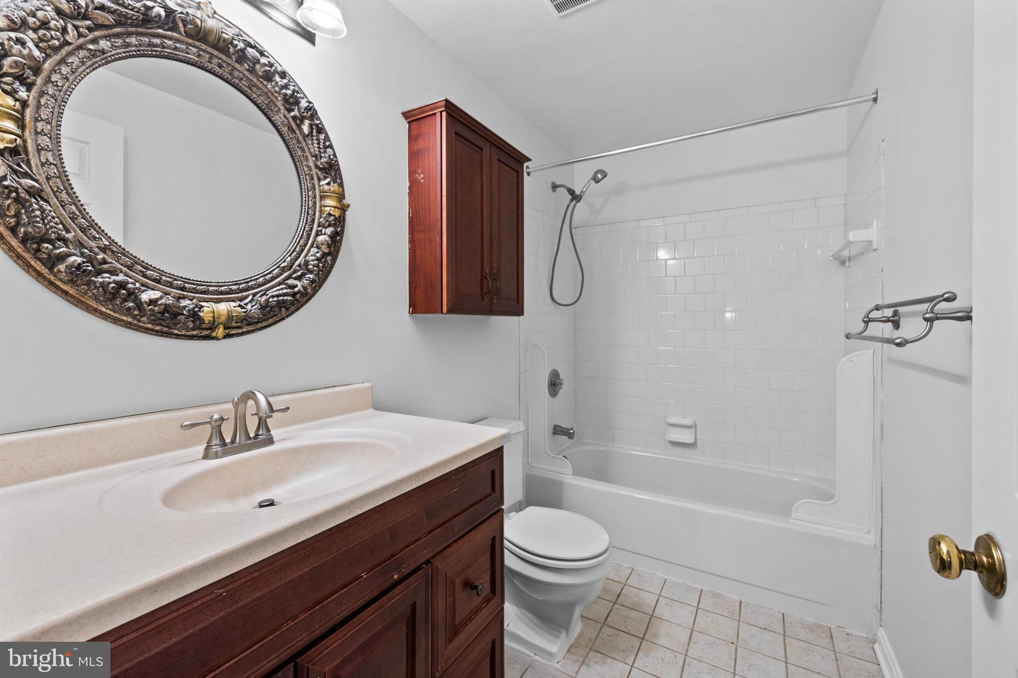 8548 London Bridge Way