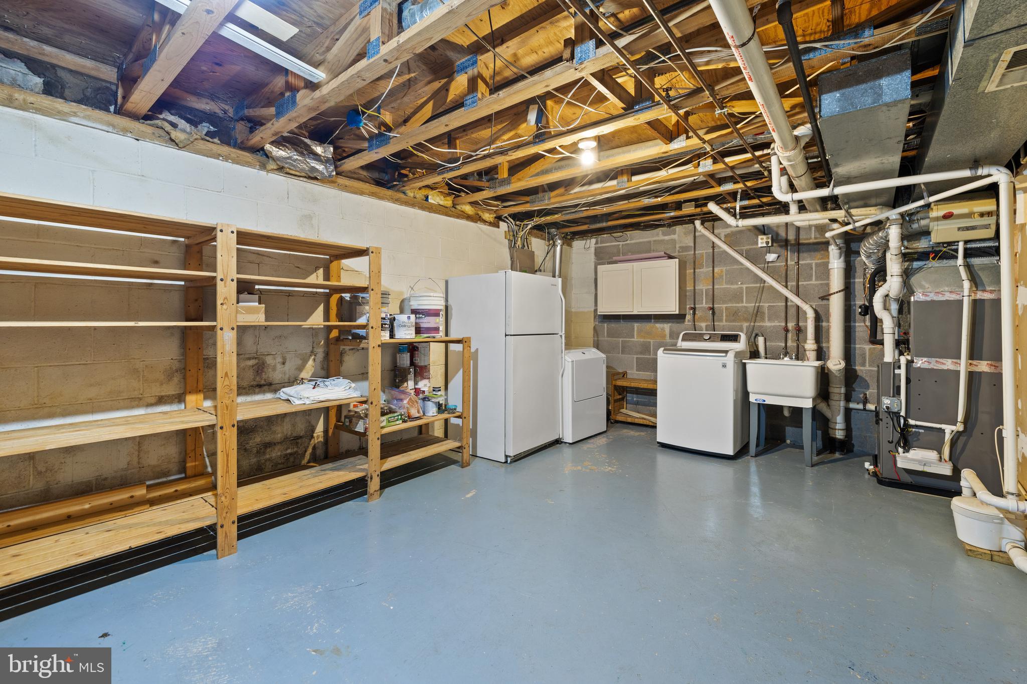 8548 London Bridge Way