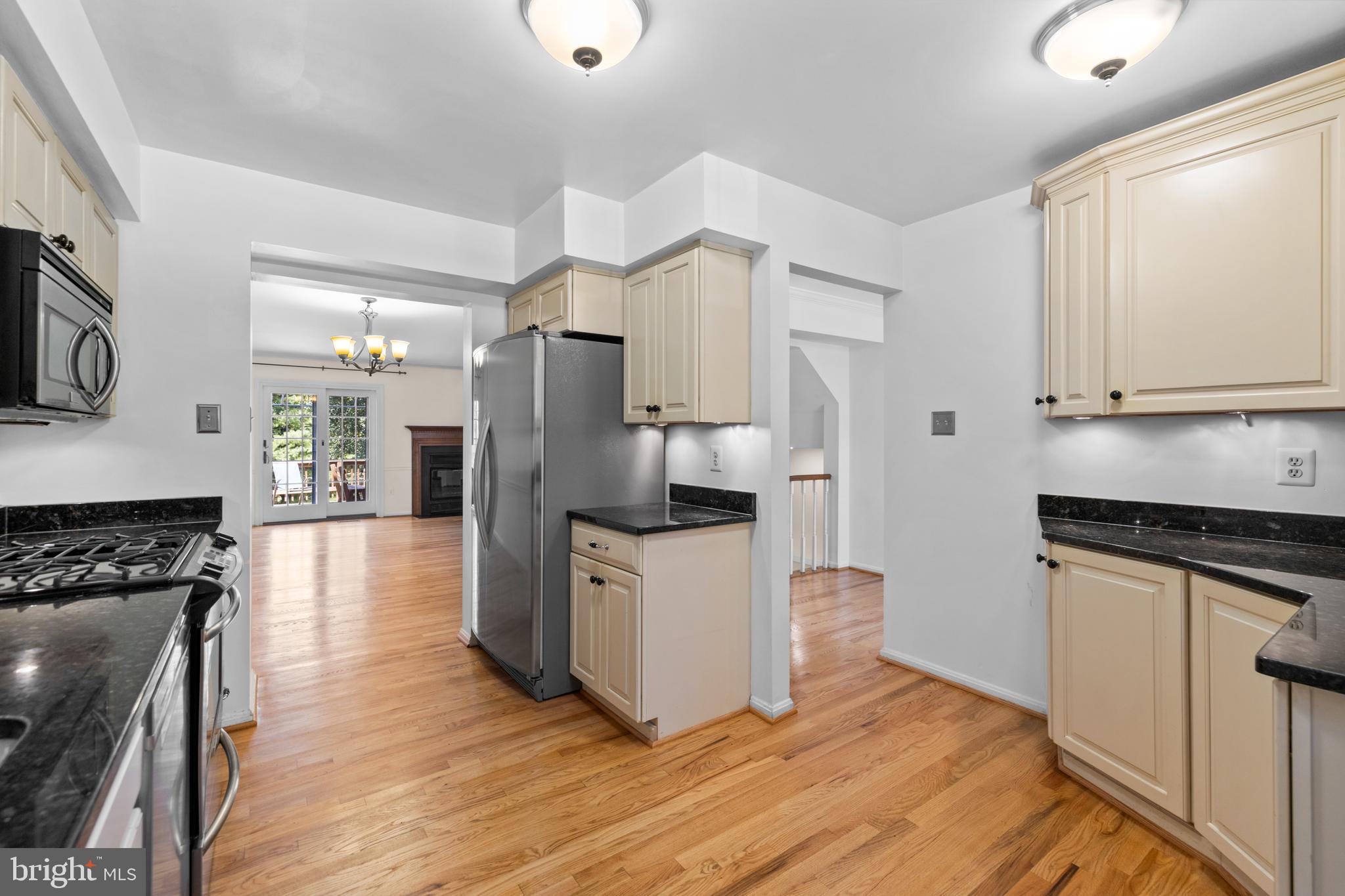 8548 London Bridge Way