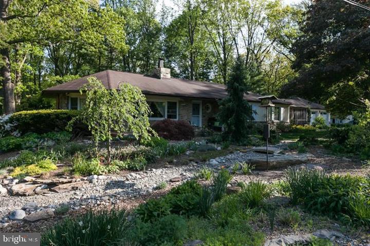 11 WORTHINGTON HILL DRIVE