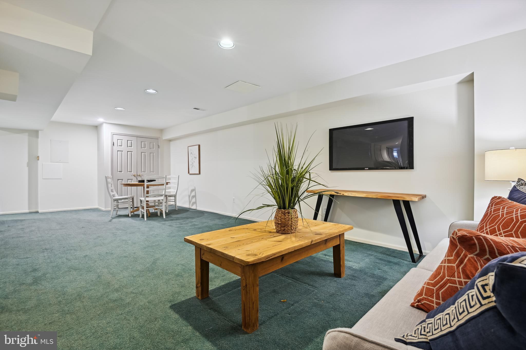 27 Boxridge COURT