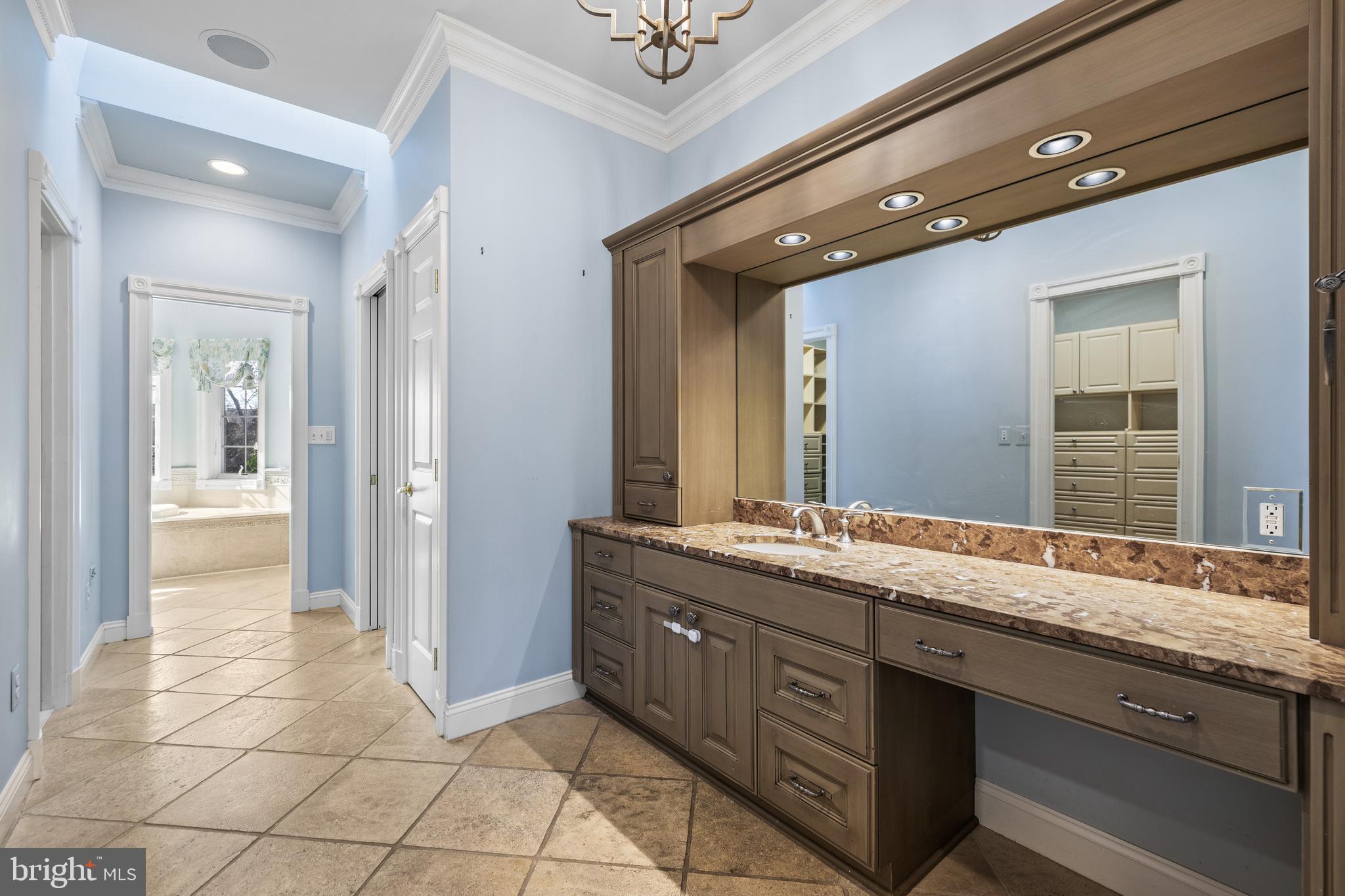12113 Faulkner Dr