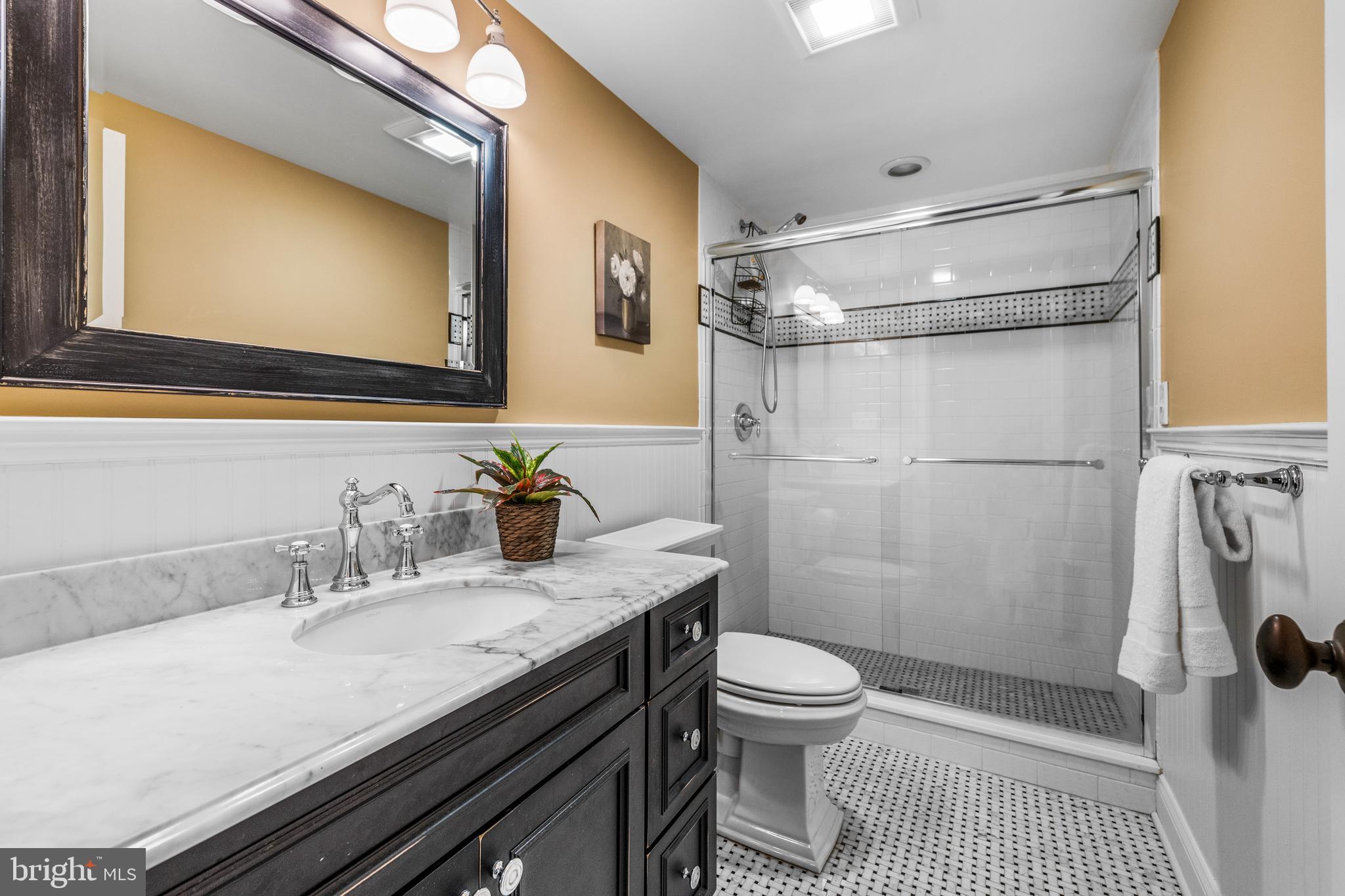 224 Hopkins Ln