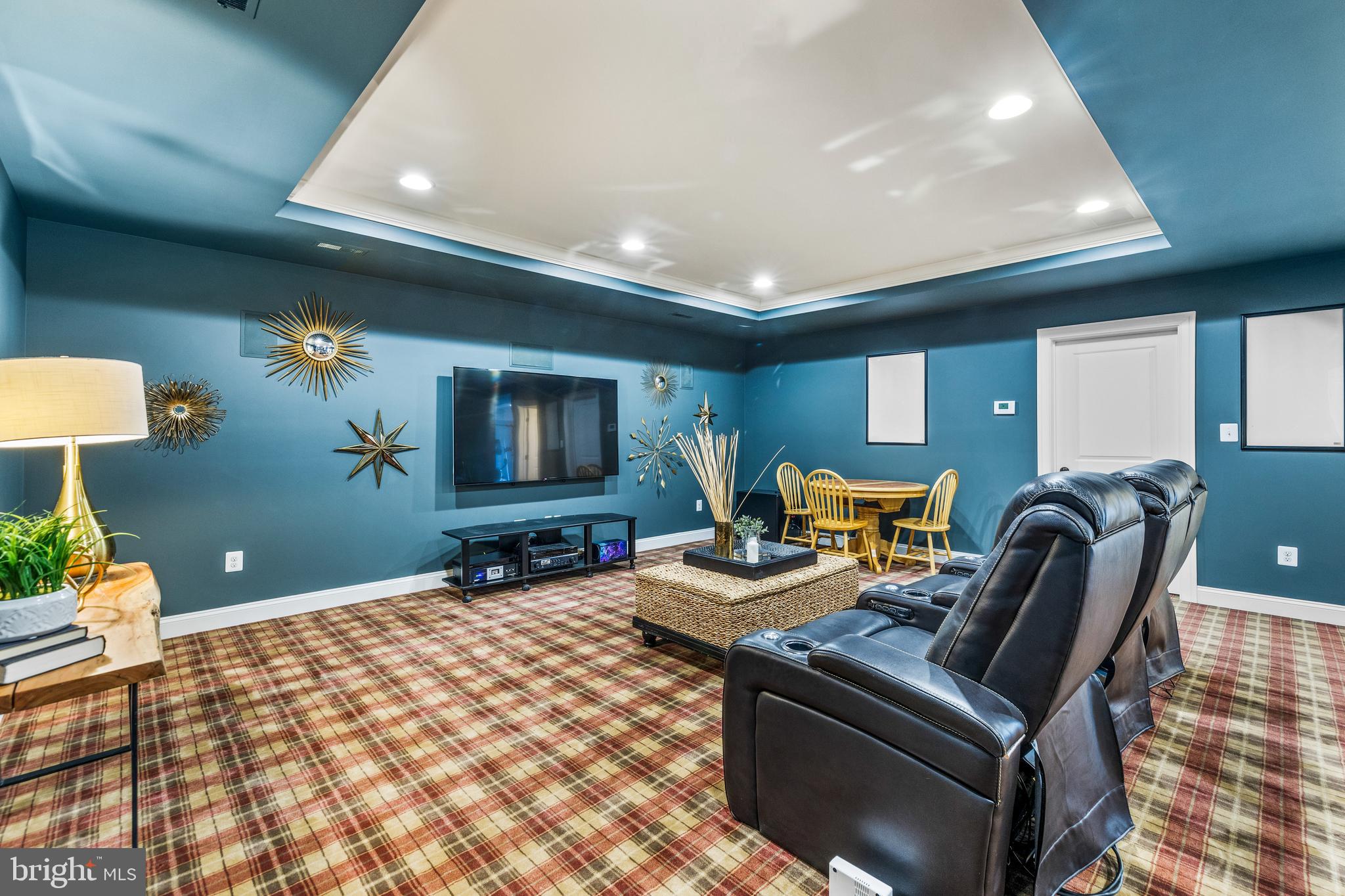 224 Hopkins Ln