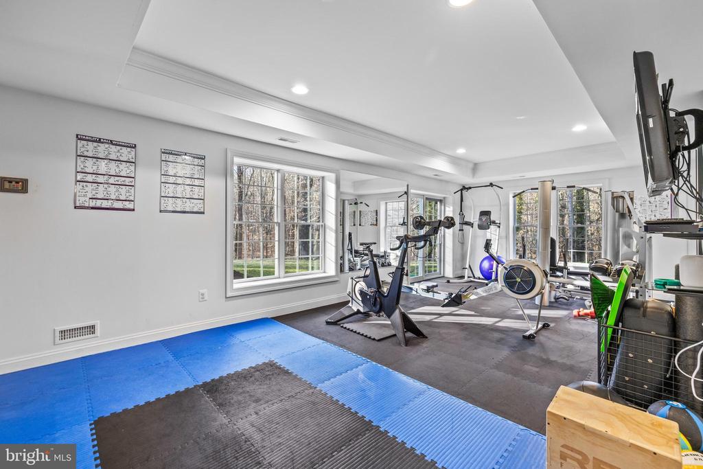 224 Hopkins Ln
