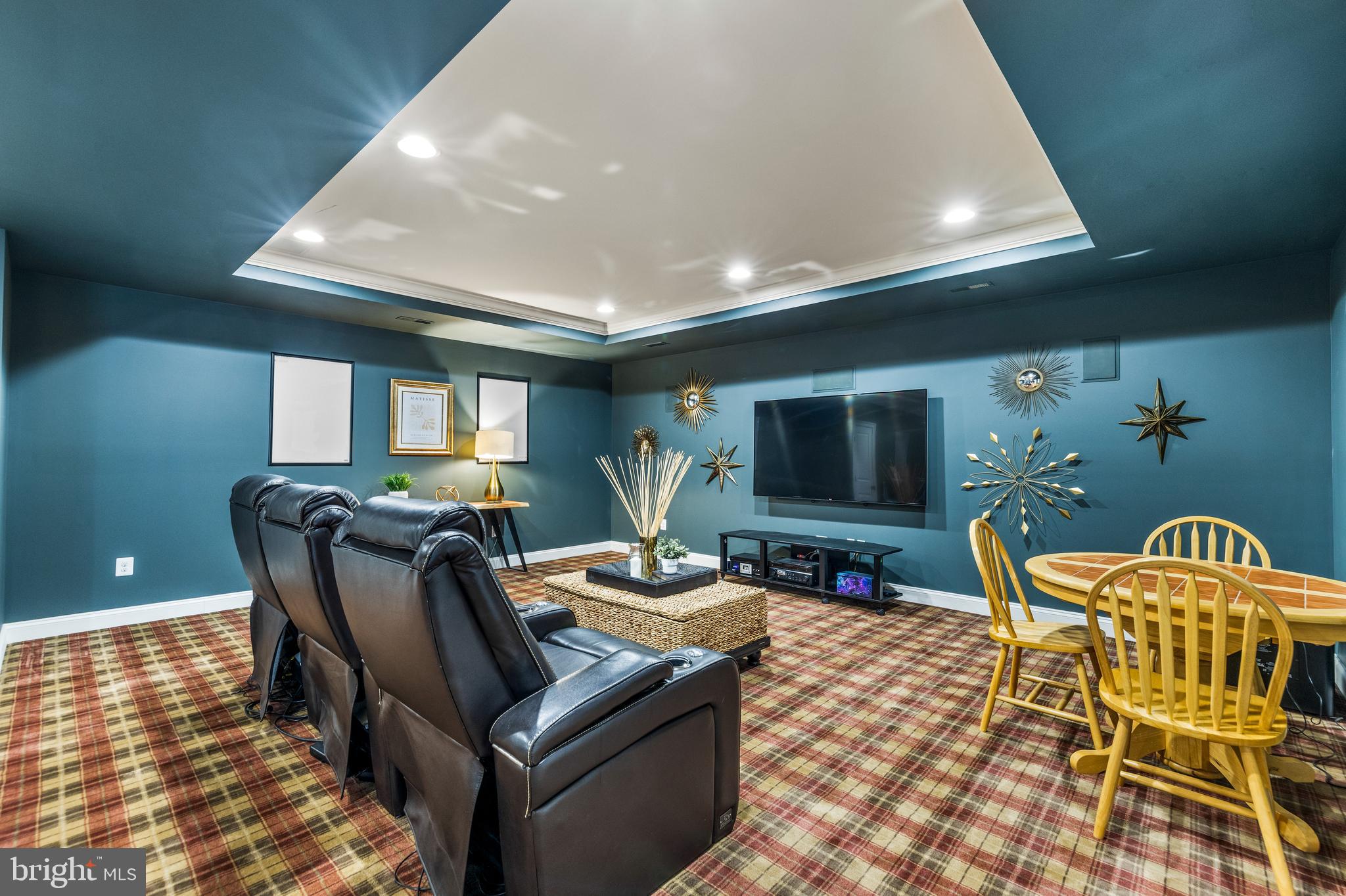 224 Hopkins Ln