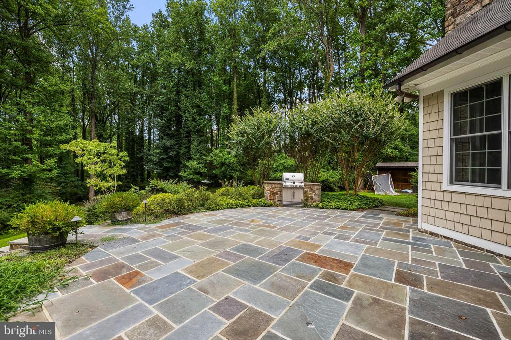 224 Hopkins Ln