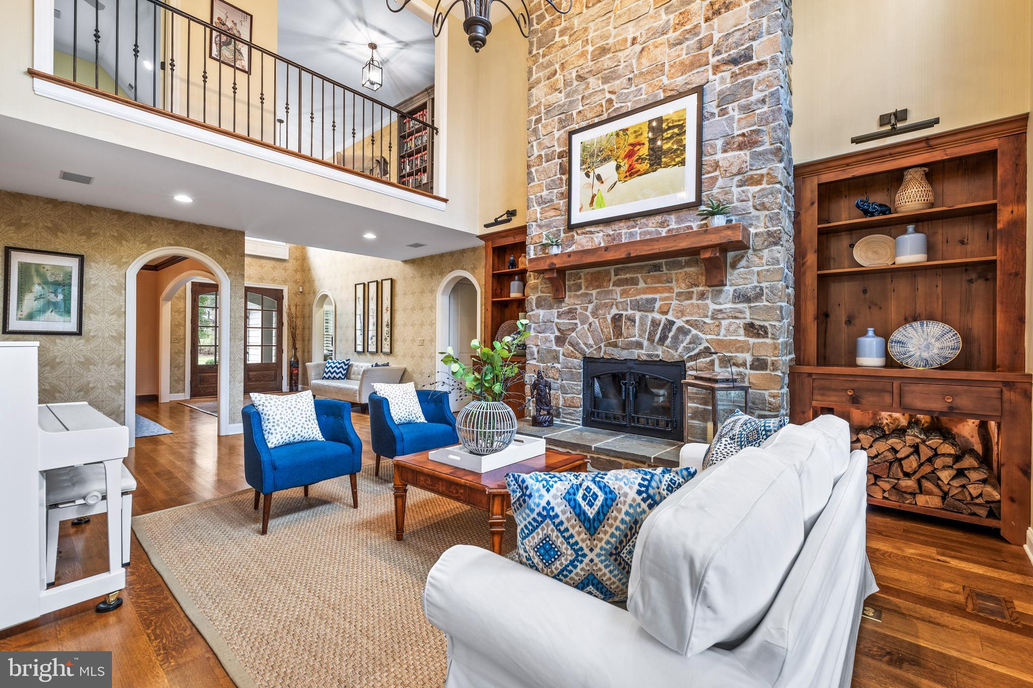 224 Hopkins Ln