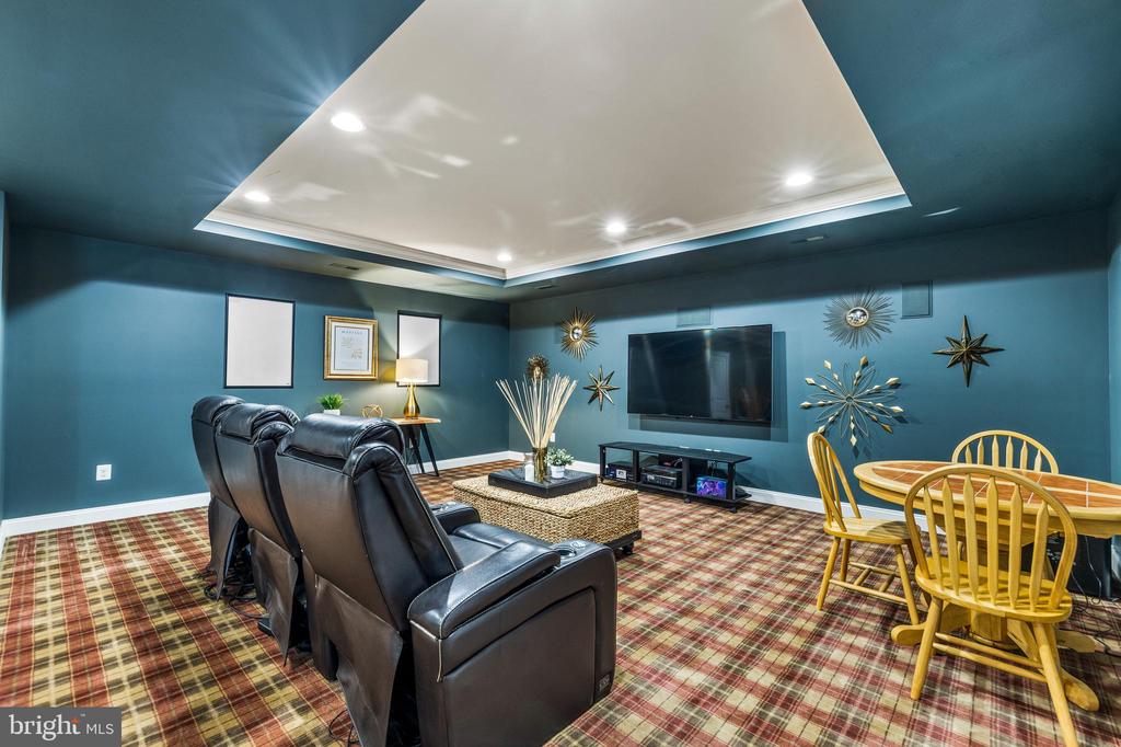 224 Hopkins Ln