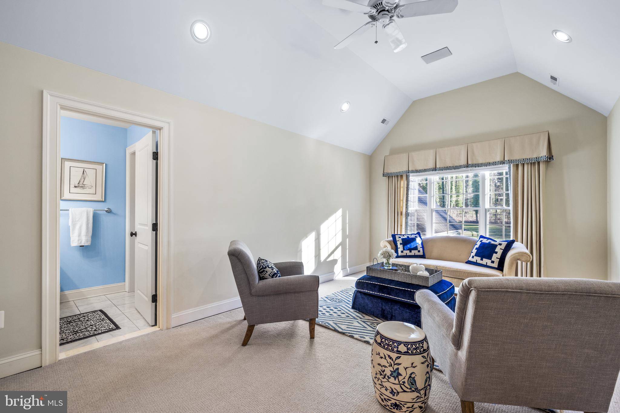 224 Hopkins Ln