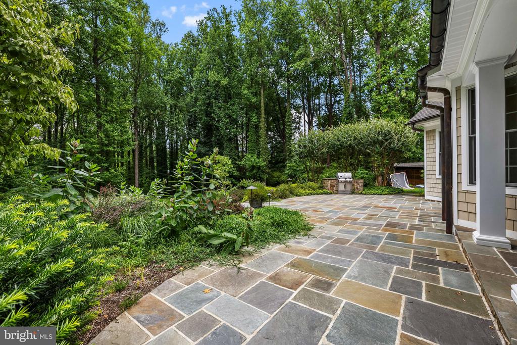 224 Hopkins Ln