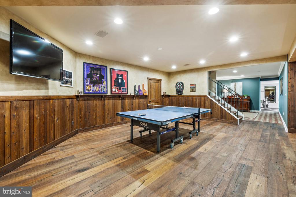 224 Hopkins Ln