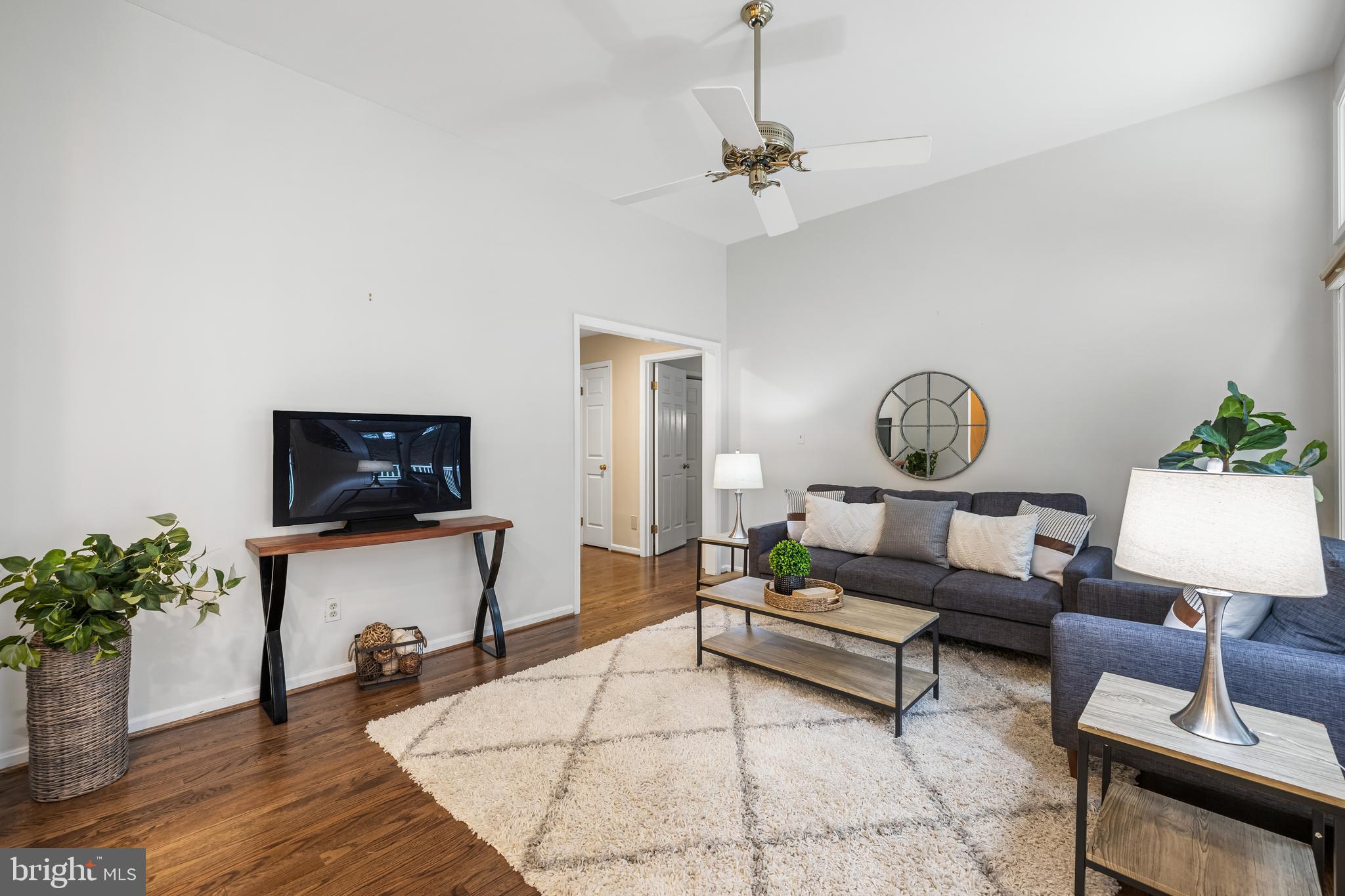 24 Old Boxwood Ln