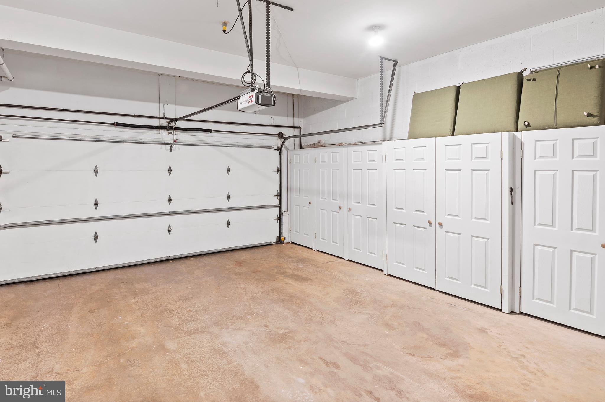 24 Old Boxwood Ln