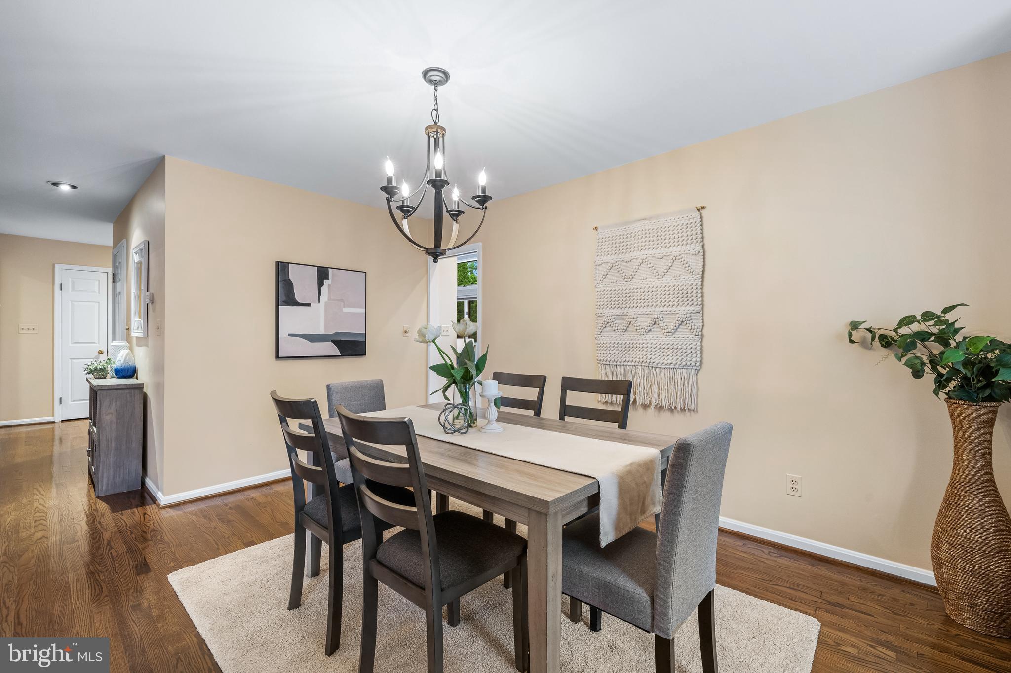 24 Old Boxwood Ln