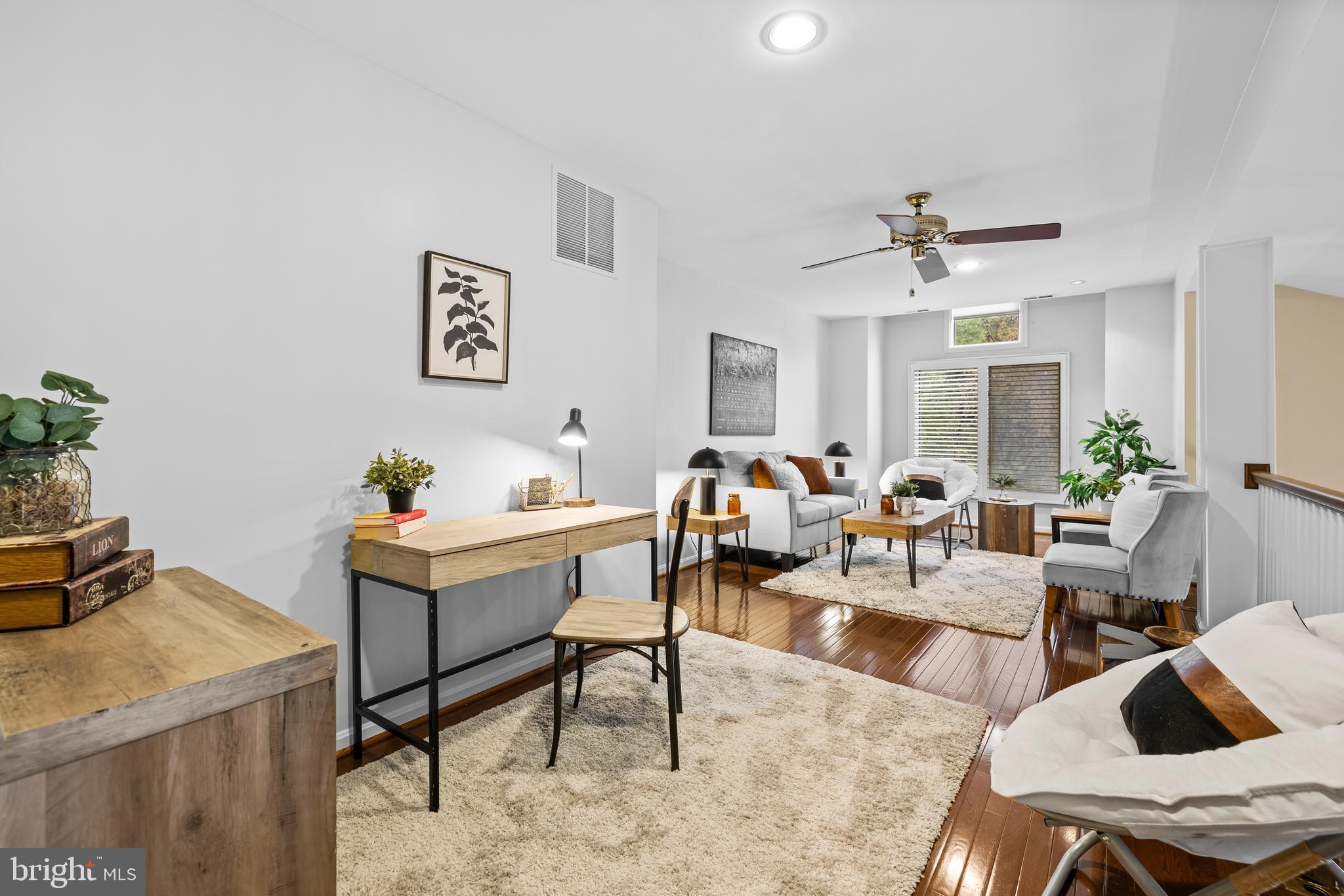24 Old Boxwood Ln