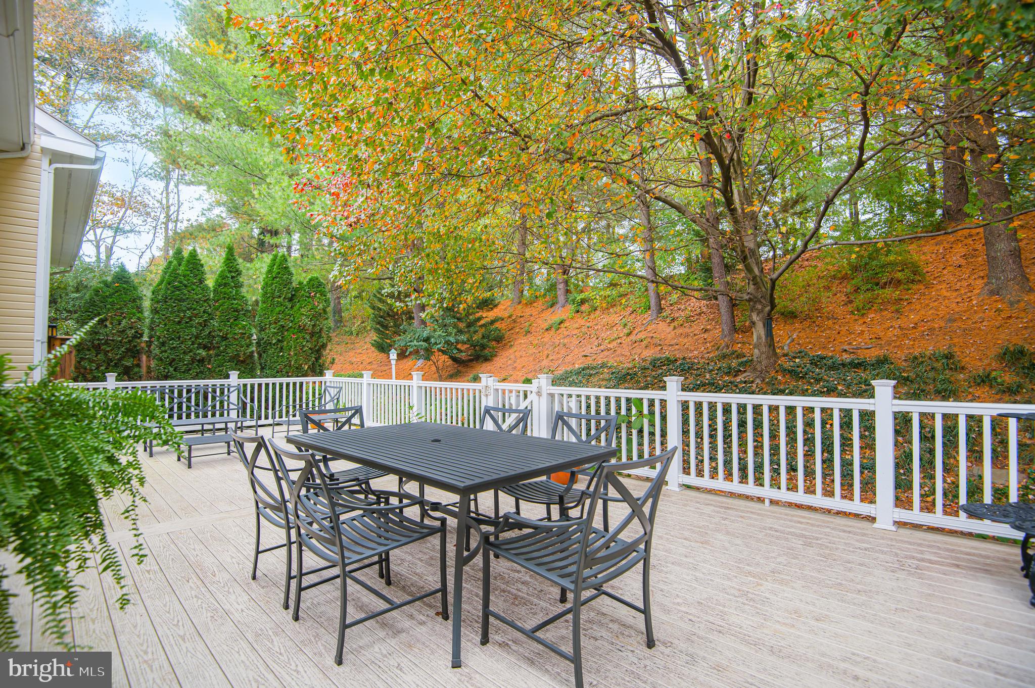 24 Old Boxwood Ln