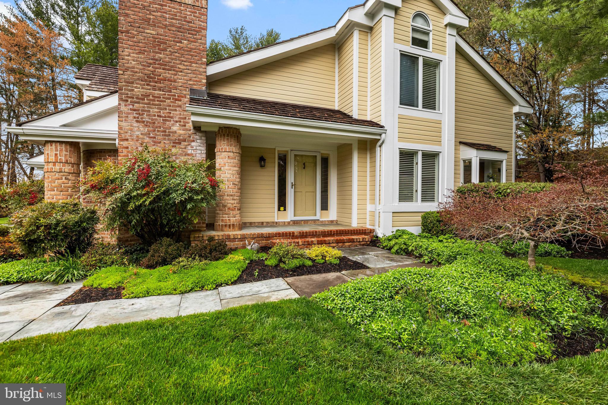 24 Old Boxwood Ln