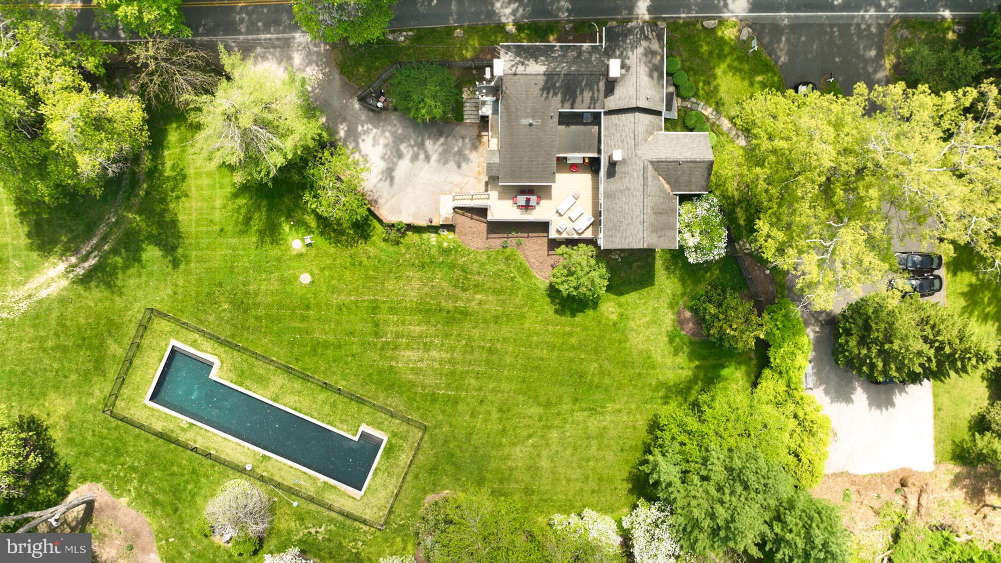 834 Hillside Rd