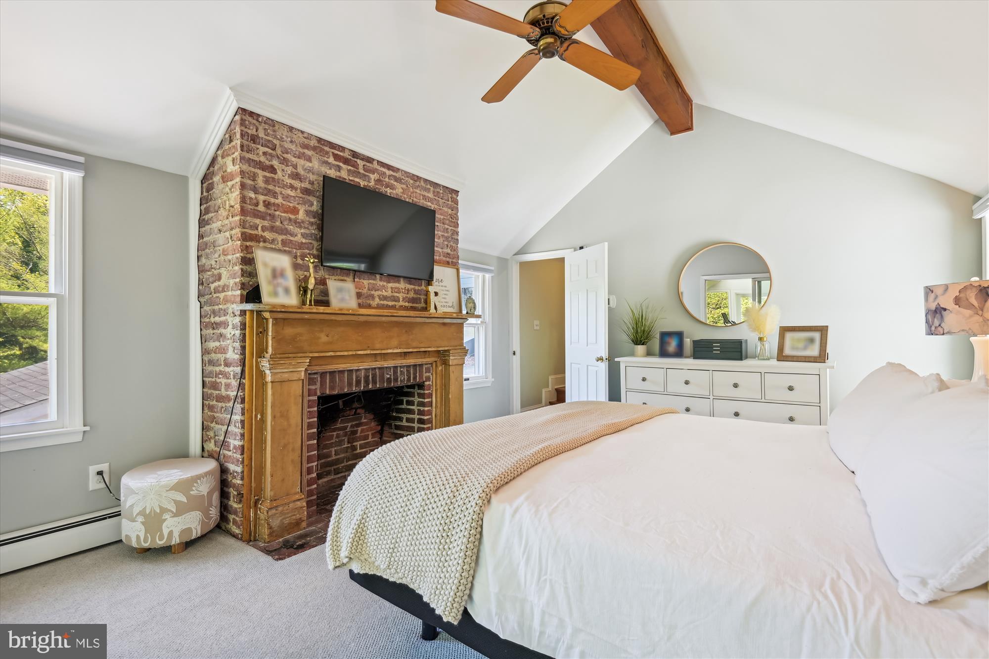 834 Hillside Rd