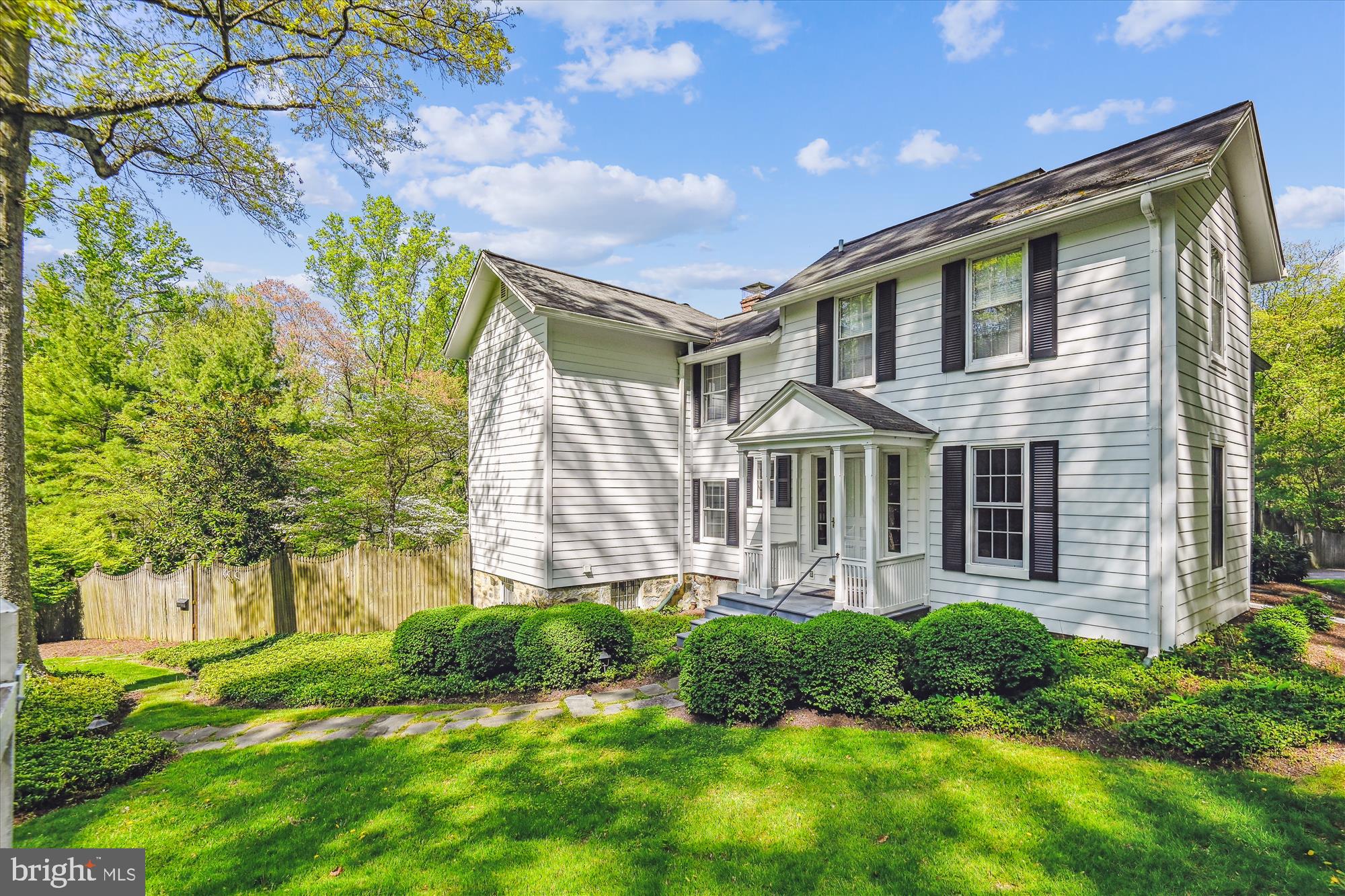 834 Hillside Rd