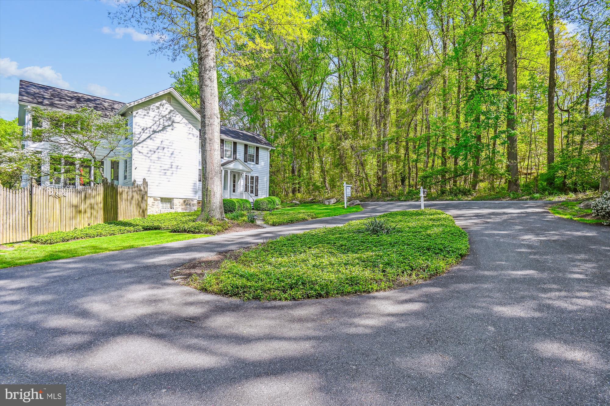 834 Hillside Rd