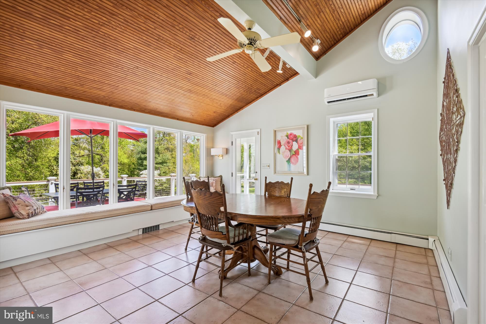 834 Hillside Rd