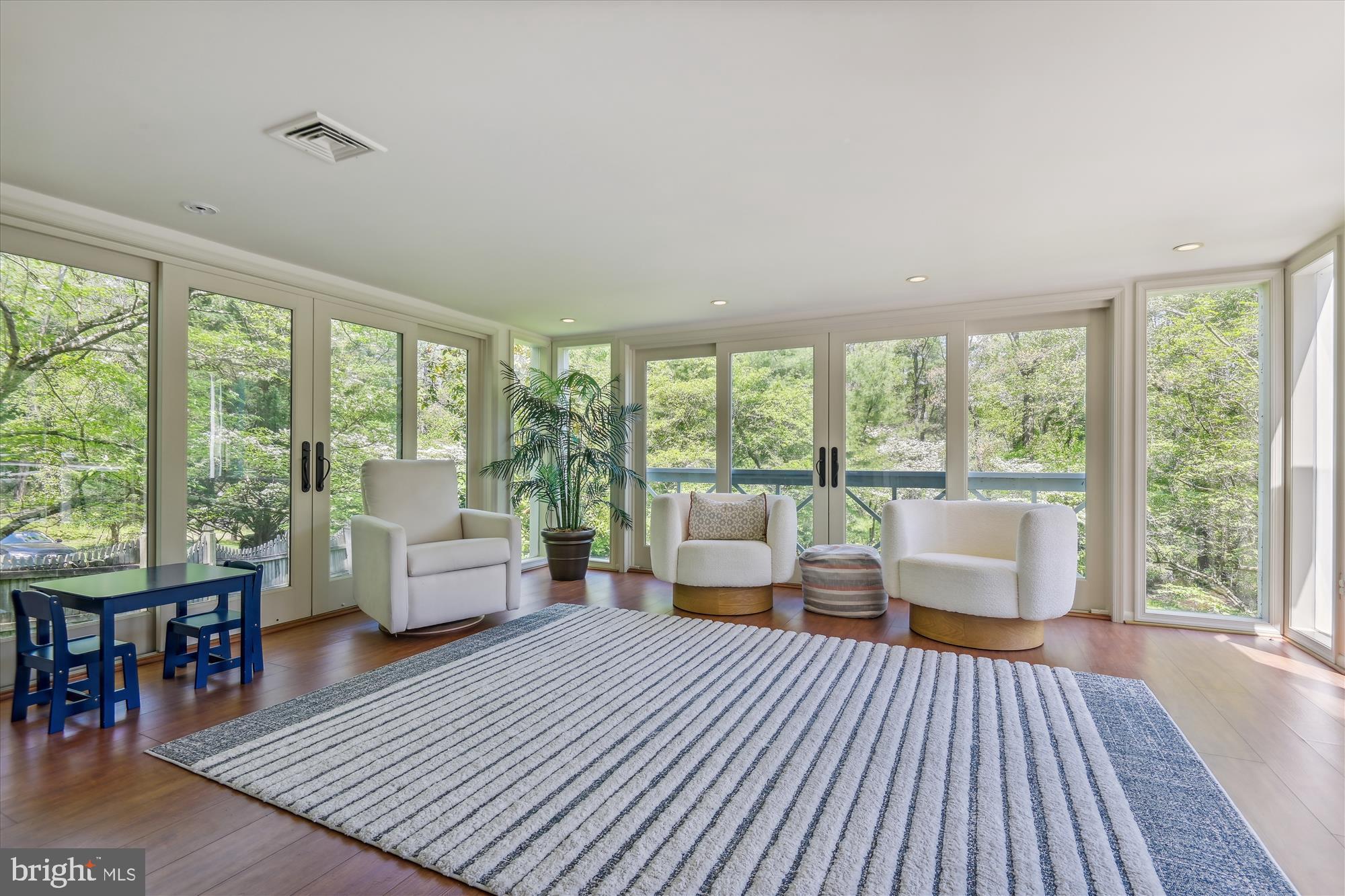 834 Hillside Rd