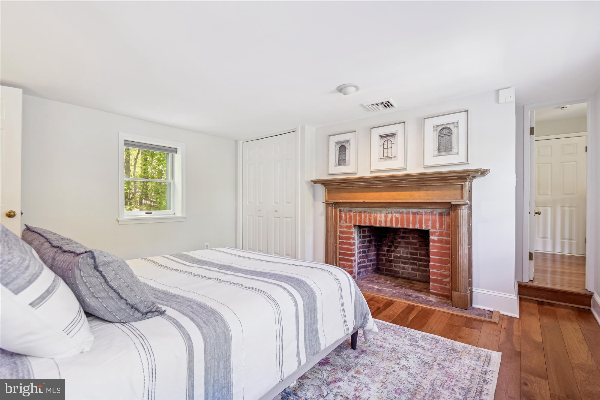834 Hillside Rd