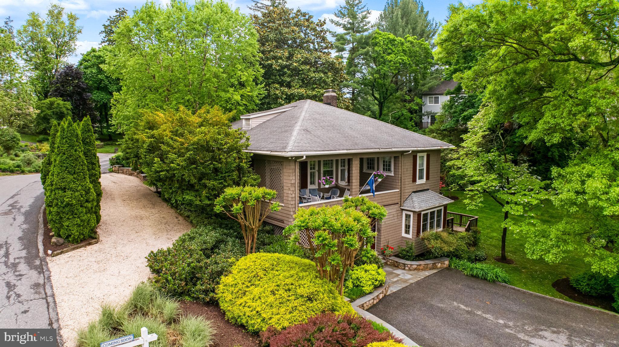 1409 Locust Ave