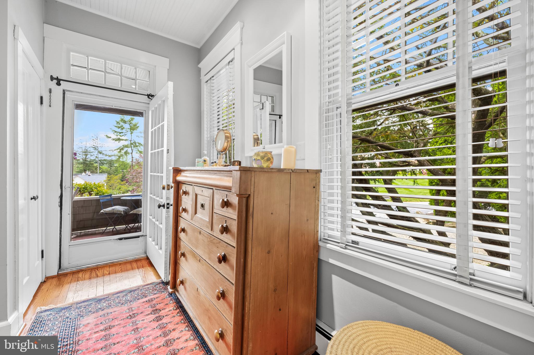 1409 Locust Ave