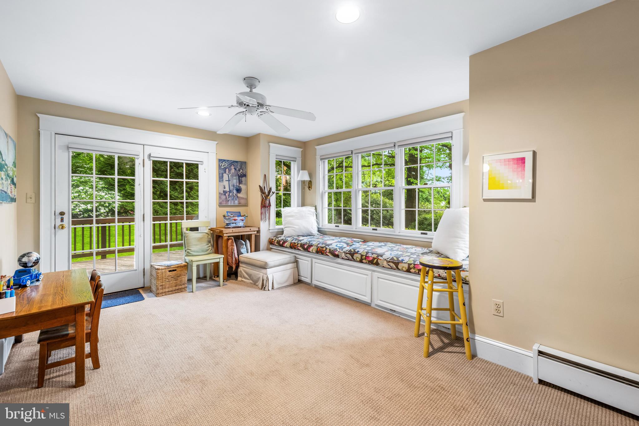 1409 Locust Ave