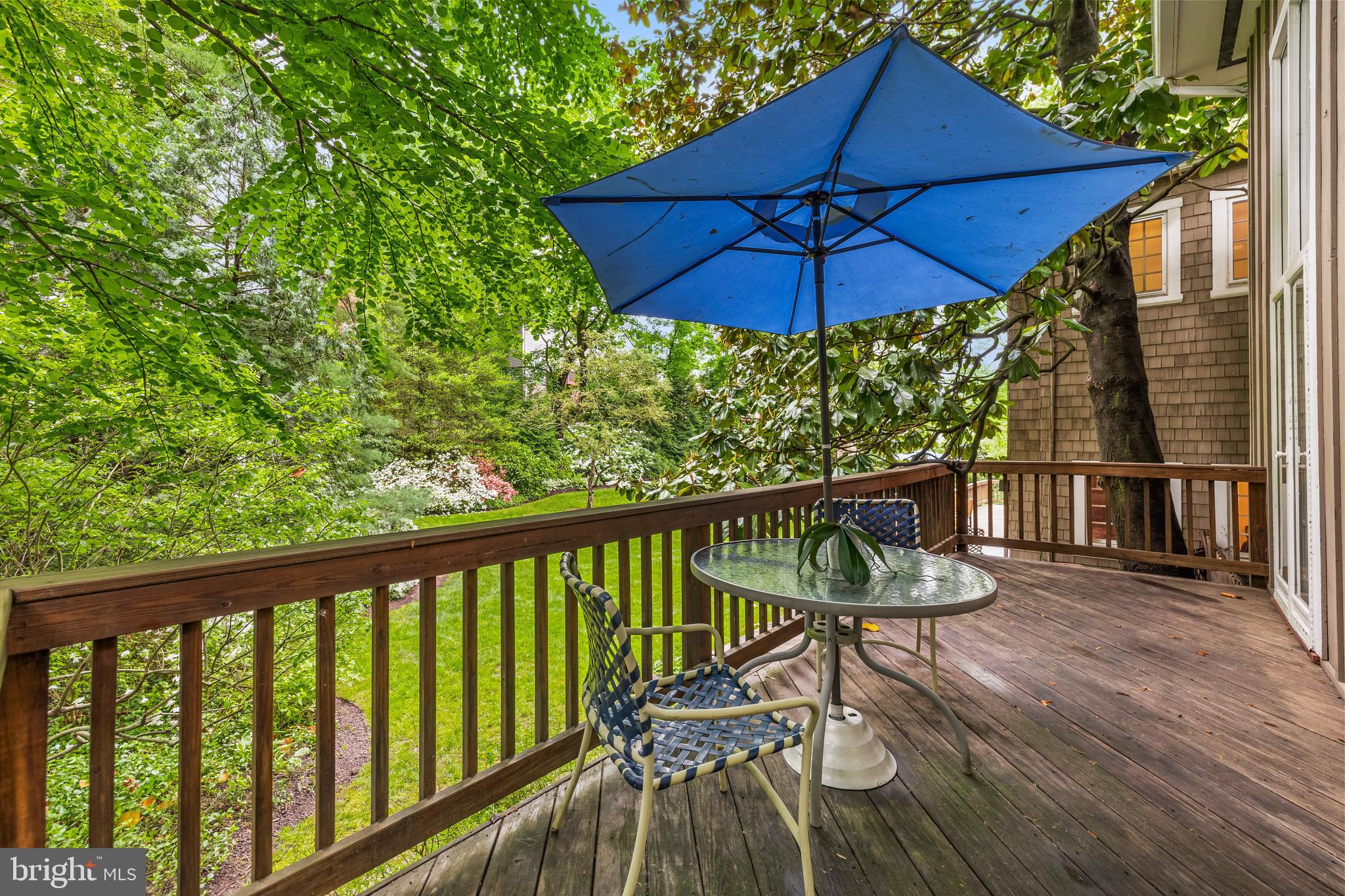 1409 Locust Ave