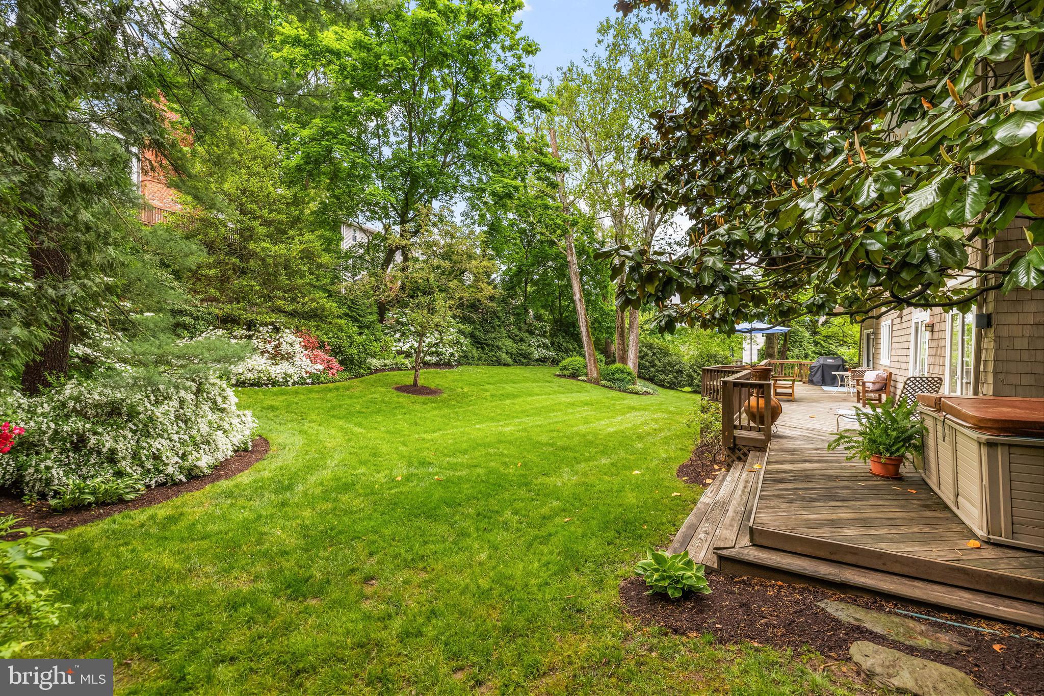 1409 Locust Ave