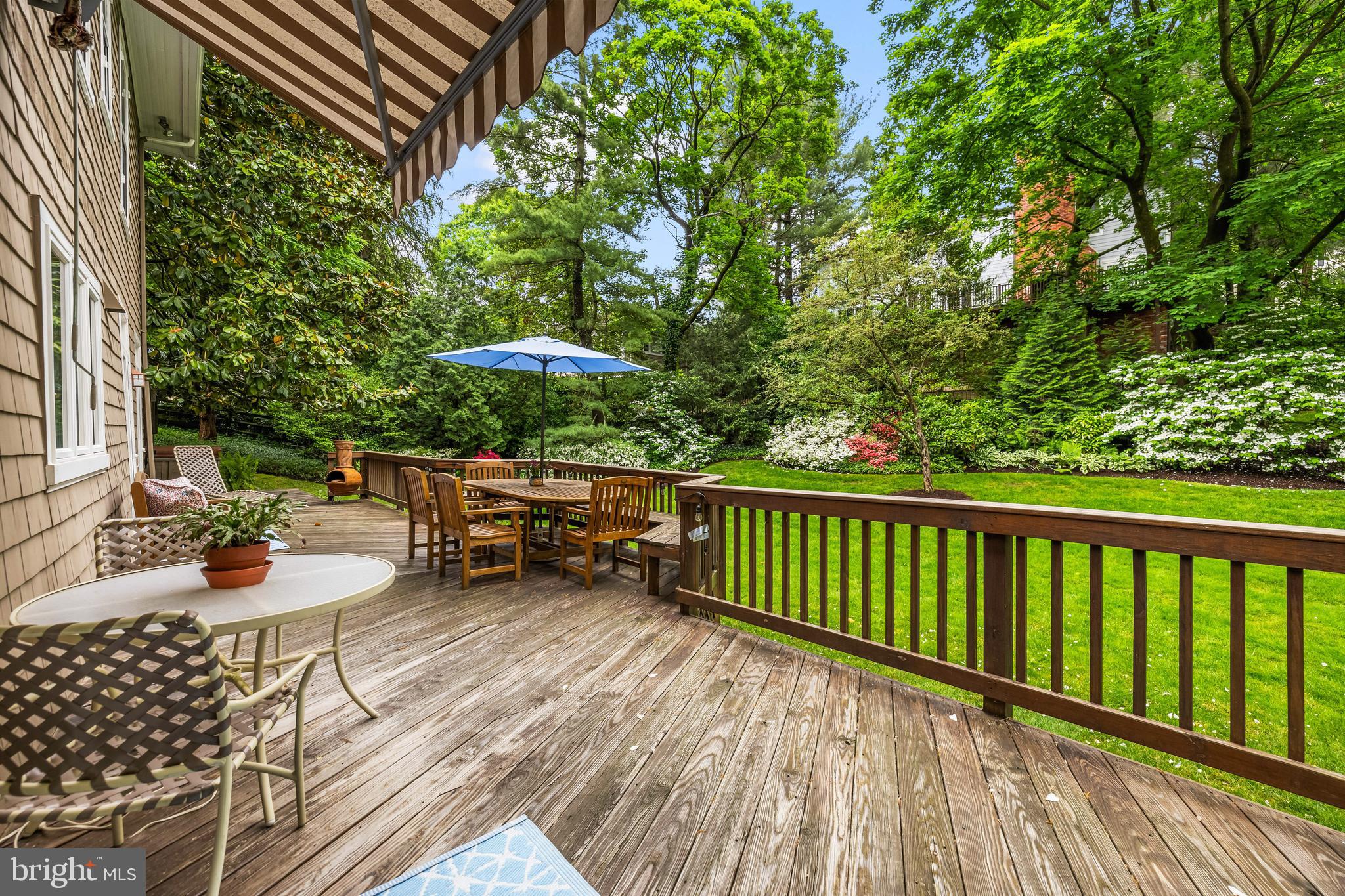 1409 Locust Ave