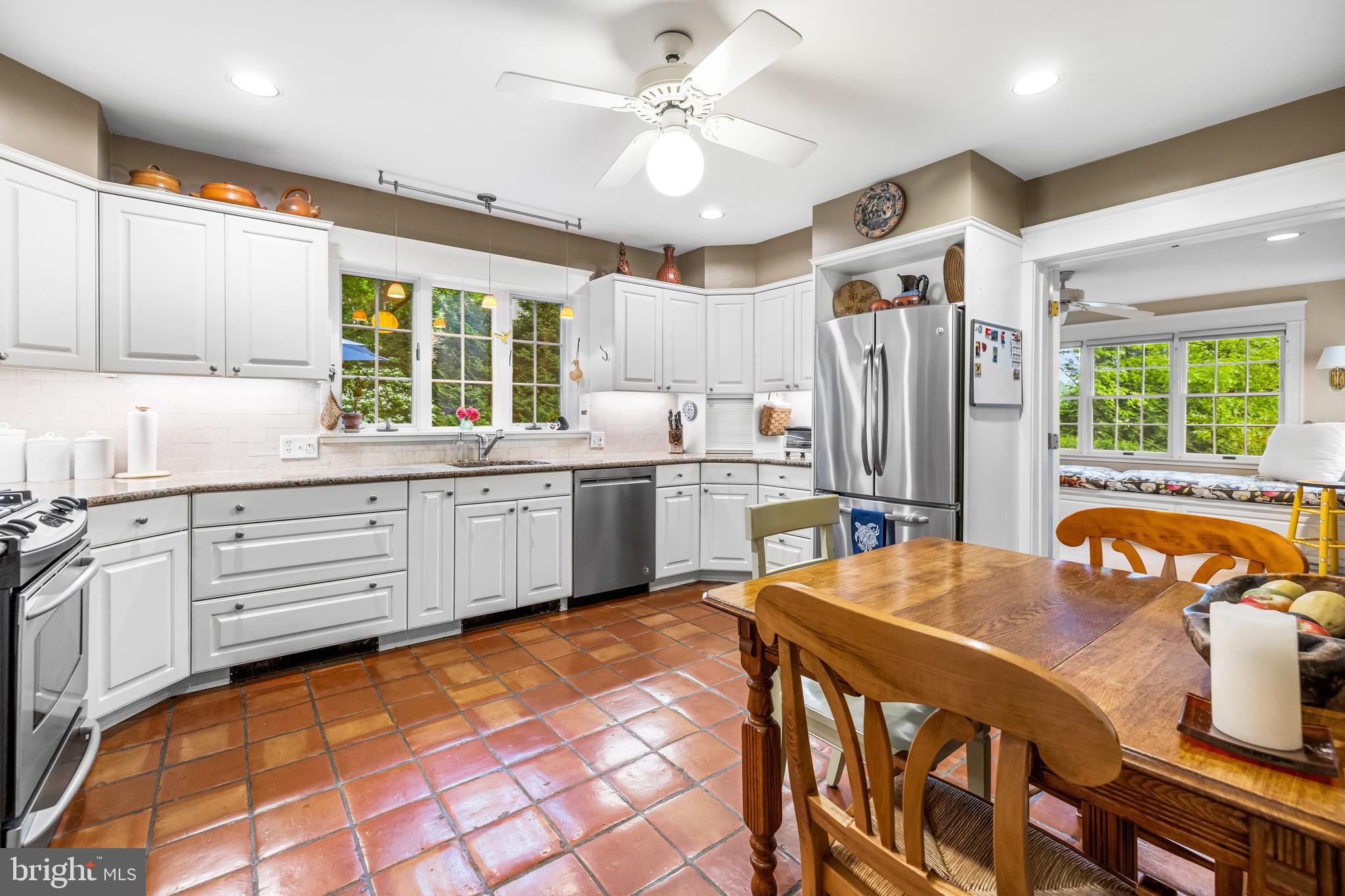 1409 Locust Ave