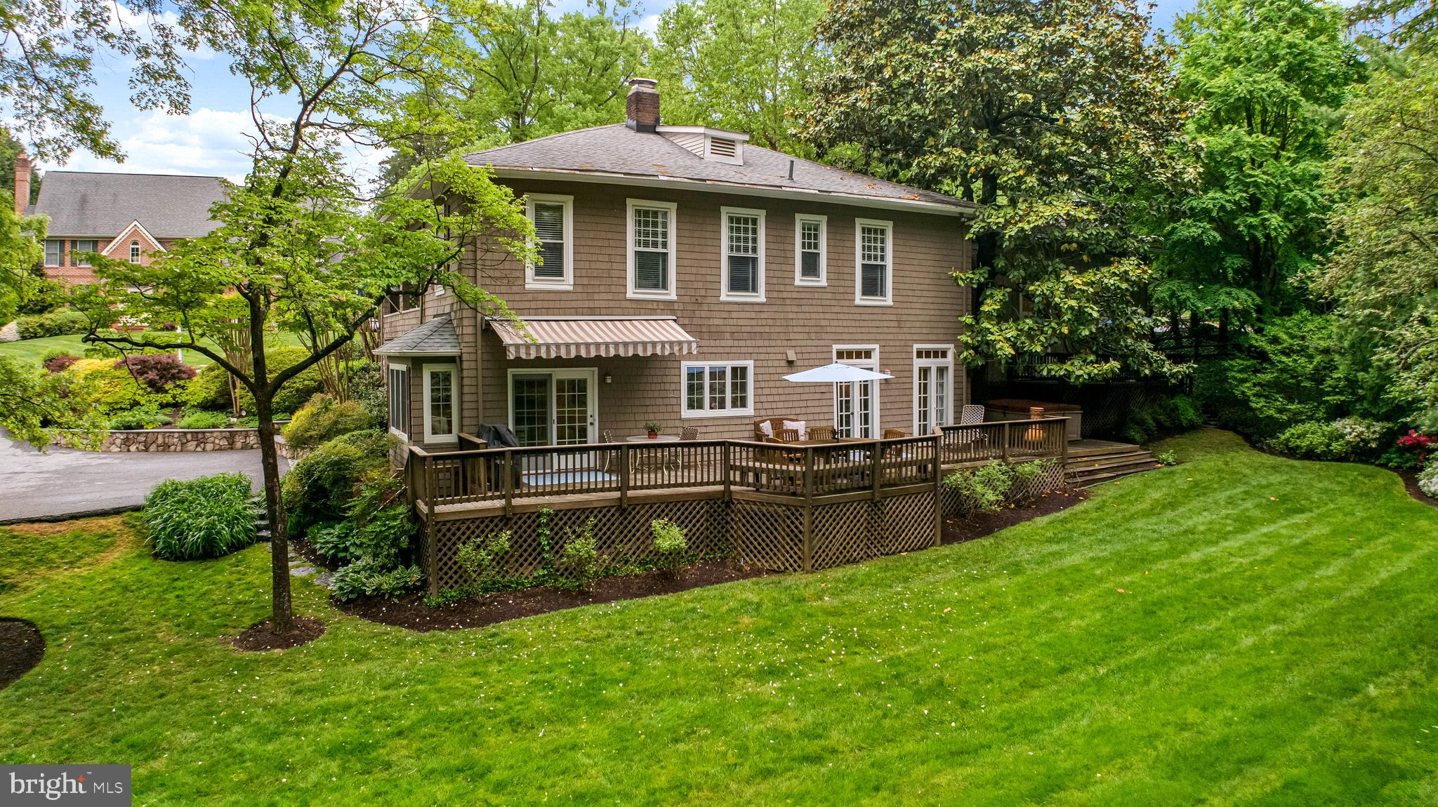 1409 Locust Ave