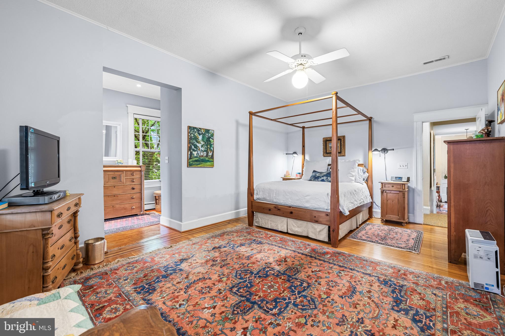 1409 Locust Ave