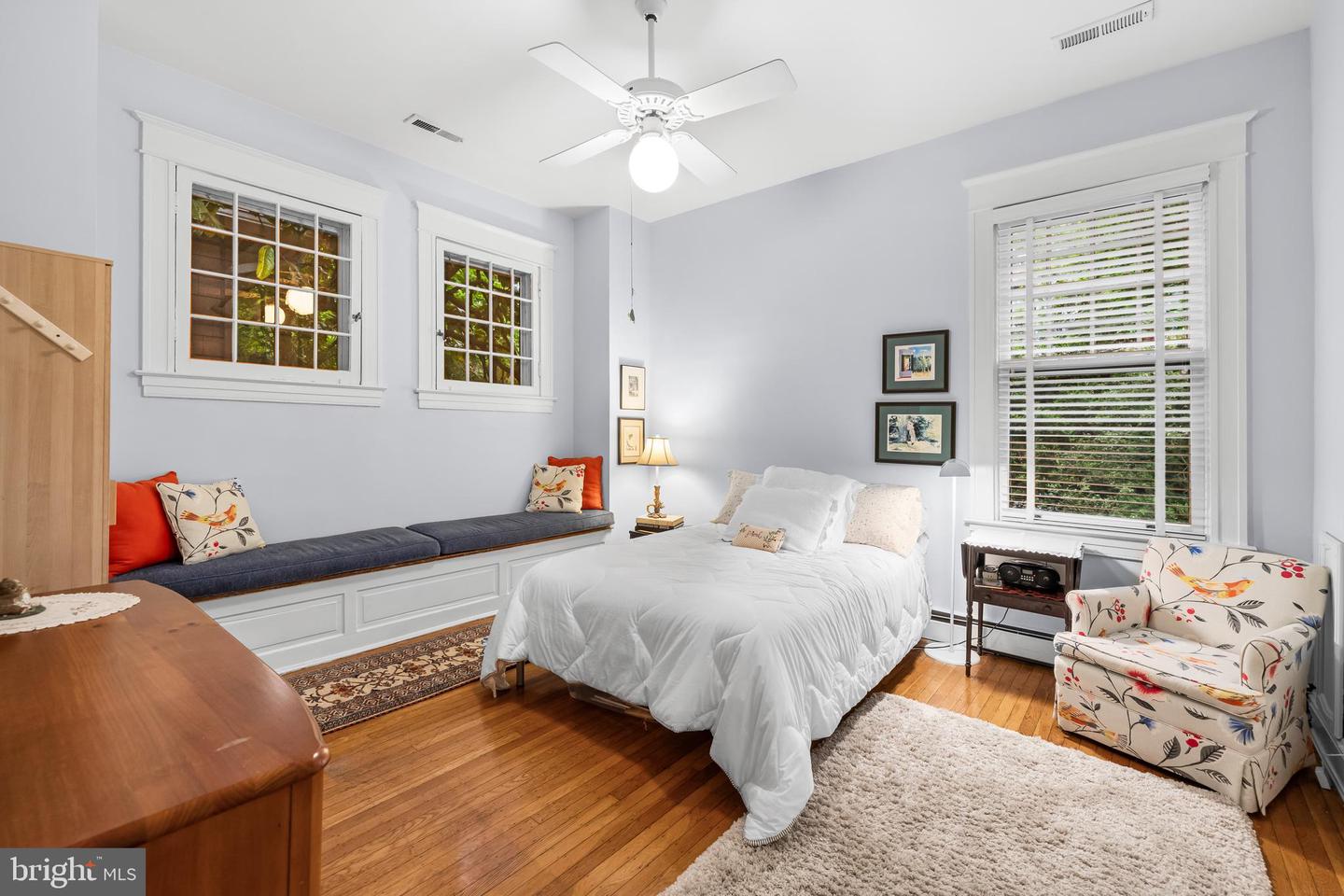1409 Locust Ave