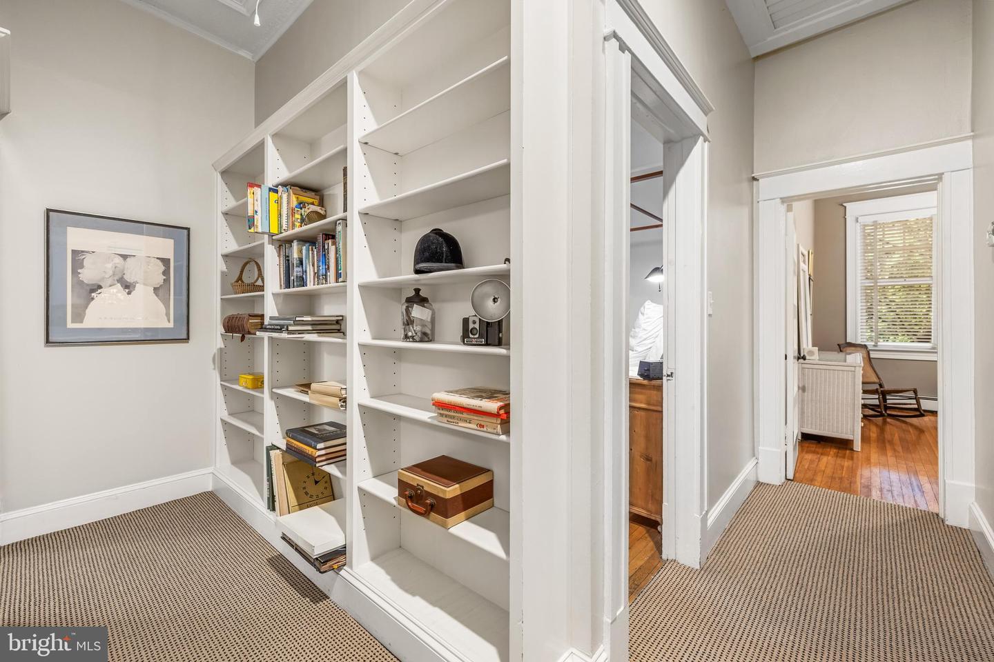 1409 Locust Ave